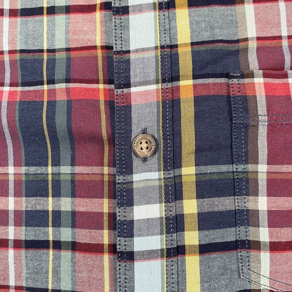 Eddie Bauer Short Sleeve Button Up Shirt Men L Red Plaid Lightweight Stretch NEW - Picture 5 of 9